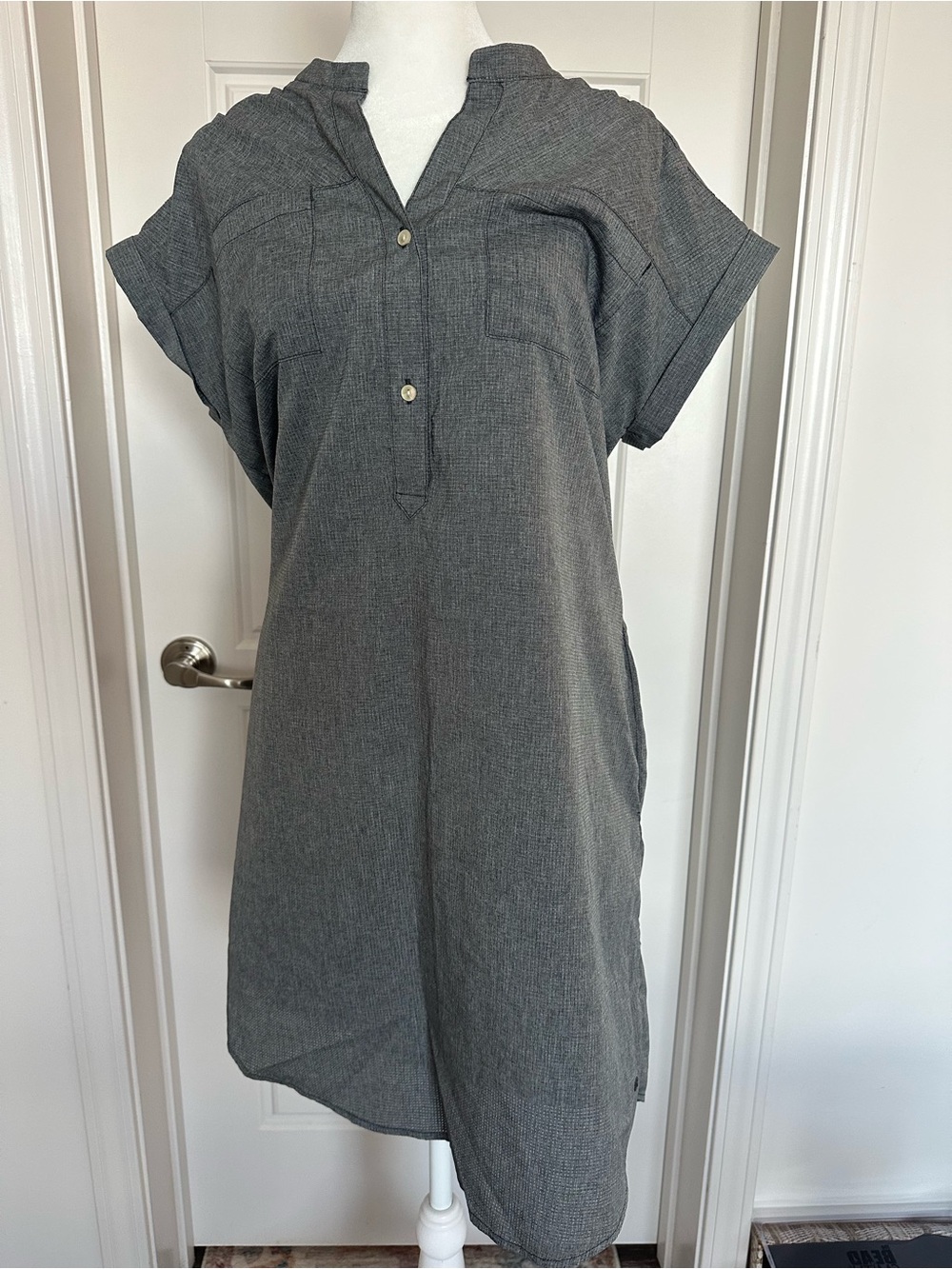 Women's Gray Short-Sleeve Midi Shirt Dress